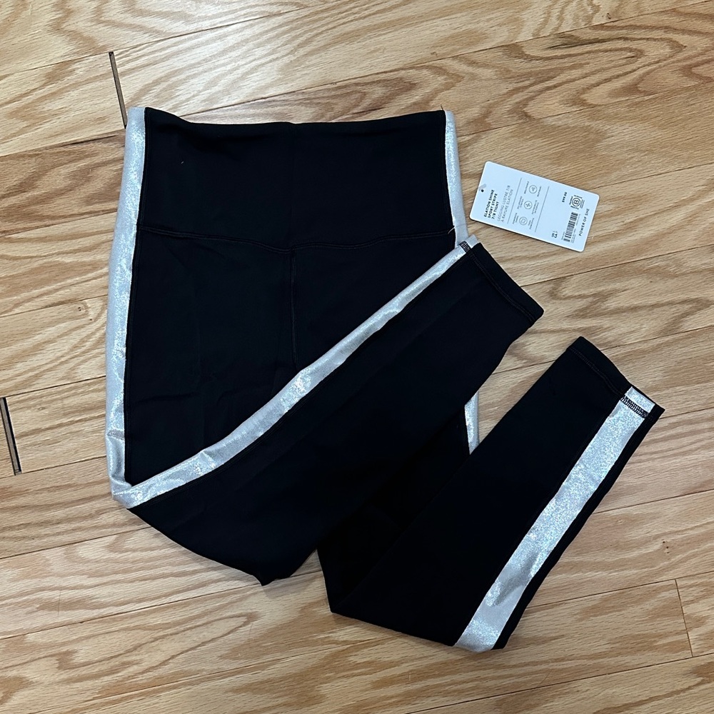 Chic Leggings in Black with Silver Trim